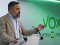 El líder de Vox, Santiago Abascal, da una rueda de prensa en Bambú