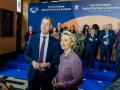 El primer ministro belga, Alexander de Croo, con la presidenta de la Comisión Europea, Ursula Von der Leyen