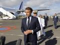 Emmanuel Macron presidente de Francia al momento de arribar a Nueva Caledonia