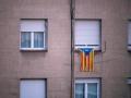 Una 'estelada' colgada en un balcón, en Barcelona