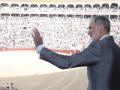 Felipe VI (c), acompañado por la presidenta de la Comunidad de Madrid, Isabel Diaz Ayuso (i), y la presidenta de la Asociación de la Prensa de Madrid, María Rey (d), preside la Corrida de la Asociación de la Prensa dentro de la Feria de San Isidro con los diestros Paco Ureña y Borja Jiménez, este miércoles en la plaza de toros de Las Ventas en Madrid.