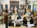 Alvise Pérez votando esta mañana en el colegio electoral