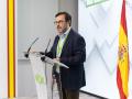 El portavoz de VOX, José Antonio Fúster, comparece durante el seguimiento de la jornada electoral de elecciones europeas, en la sede de VOX