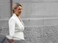 La vicepresidenta segunda del Gobierno, Yolanda Díaz, sale del Círculo de Bellas Artes tras anunciar este lunes, su renuncia como coordinadora de Sumar