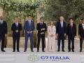 La clásica foto de familia del G7. De izquierda a derecha: el presidente del Consejo Europeo Charles Michel; el canciller de Alemania Olaf Scholz, el primer ministro de Canadá Justin Trudeau; el presidente de Francia Emmanuel Macron; la primer ministro de Italia Giorgia Meloni; el presidente de EE.UU. Joe Biden; el primer ministro de Japón Fumio Kishida; el primer ministro británico Rishi Sunak; y la presidenta de la Comisión Europea Ursula von der Leyen