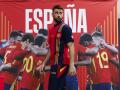 El portero de la selección española de fútbol, Unai Simón, da una rueda de prensa en el cuartel general del equipo