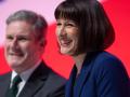 La ministra de Hacienda británica laborista, Rachel Reeves, junto al líder del Partido Laborista, Keir Starmer