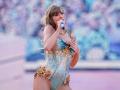 Taylor Swift durante su concierto en Edimburgo