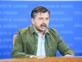 El portavoz parlamentario del PP andaluz, Toni Martín, en rueda de prensa
