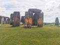 Dos activistas del grupo ecologista Just Stop Oil fueron detenidos este miércoles después de rociar con pintura naranja el famoso monumento megalítico