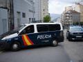 Foto de archivo de dos furgones de la Policía Nacional
