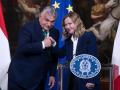 El primer ministro húngaro, Viktor Orbán, y la italiana Giorgia Meloni