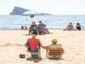 Turistas en la playa de Poniente de Benidorm