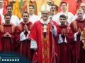 El Cardenal Pizzaballa, junto a los cuatro neo sacerdotes