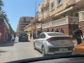 Grupo de extranjeros acogidos en Guardamar deambulando por el municipio