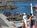 Salvamento Marítimo ha acompañado hasta el puerto de La Restinga, en El Hierro, a un cayuco con 145 personas a bordo