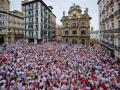 Pamplona ha recibido con una plaza consistorial abarrotada el comienzo de los Sanfermines 2024