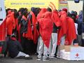 Varios inmigrantes a su llegada al puerto de La Restinga, a 4 de febrero de 2024