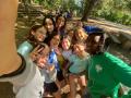 Los "selfies" con las nuevas amigas no pueden faltar, como el de estas niñas en el campamento salesiano de Huesca