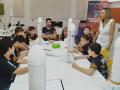 Paula Llobet, junto a varios jóvenes, en Space Camp Valencia