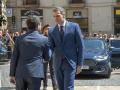 El presidente de la Generalitat en funciones, Pere Aragonès (i), y el presidente del Gobierno, Pedro Sánchez (d), se saludan a su llegada a su reunión en el Palau de la Generalitat, a 24 de julio de 2024, en Barcelona, Catalunya (España). Sánchez y Pere Aragonès se reúnen en Barcelona y posteriormente, firman el convenio de traspaso de la gestión del Ingreso Mínimo Vital a Catalunya. El encuentro se produce en la semana clave para desencallar las negociaciones entre socialistas y ERC para una posible investidura del líder del PSC, que debería tener lugar en los próximos días, antes de que termine el mes de julio. Esta es la primera vez que Sánchez y Aragonès se reúnen después de las elecciones autonómicas del 12M.
24 JULIO 2024;BARCELONA;CATALUNYA;SANCHEZ;ARAGONES;TRASPACIO INGRESO MINIMO VITAL
David Oller / Europa Press
24/7/2024