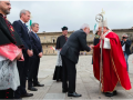 Autoridades civiles y religiosas en la ofrenda al Apóstol Santiago