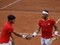 Rafa Nadal y Carlos Alcaraz disputando los octavos de final
