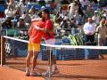 Novak Djokovic y Carlos Alcaraz tras la final