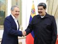 Zapatero saludando a Maduro