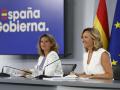 La ministra portavoz, Pilar Alegría, y la vicepresidenta tercera, Teresa Ribera