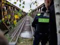 Agentes de la Policía alemana vigilan una ruta utilizada frecuentemente por los migrantes que cruzan la frontera entre Alemania y