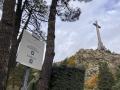 Un cartel indica la dirección para llegar al Valle de los Caídos