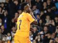 El delantero brasileño del Real Madrid Vinicius manda callar tras anotar un gol
