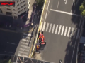 Carlos Sainz y Checo Pérez se chocaron en la penúltima vuelta
