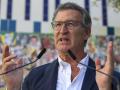 El presidente del Partido Popular, Alberto Núñez Feijóo, durante su visita a una escuela infantil de la ciudad de Alicante