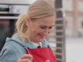 Cristina Cifuentes durante un cocinado en la segunda semana de MasterChef Celebrity 9