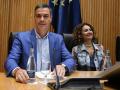 El secretario general del PSOE y presidente del Gobierno, Pedro Sánchez y la vicesecretaria general del PSOE, vicepresidenta primera del Gobierno y ministra de Hacienda, María Jesús Montero, durante la reunión interparlamentaria socialista de los grupos parlamentarios del Congreso de los Diputados y del Senado y eurodiputados, en el Congreso de los Diputados, a 16 de septiembre de 2024, en Madrid (España). Esta es la primera reunión que el líder del PSOE mantendrá con sus diputados tras la vuelta de vacaciones y de cara a preparar el nuevo curso.

Fernando Sánchez / Europa Press
16 SEPTIEMBRE 2024;PSOE;SANCHEZ;CONGRESO;SOCIALISTA;PSOE;REUNION;CONGRESO
16/9/2024