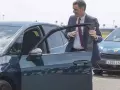 Pedro Sánchez junto a un coche eléctrico de la marca Cupra fabricado en Europa