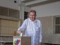 Edmundo González emite su voto en las elecciones venezolanas del 28 de julio
