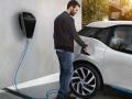 Los coches eléctricos disponen de plazas exclusivas para recargar la batería