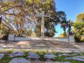 Imagen de la cruz del parque Ribalta en Castellón antes de su retirada de manera ilegal