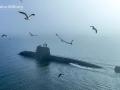 Un submarino del Ejército de China se desplaza en las aguas del mar amarillo