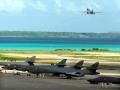 Un bombardero B-1B de la Fuerza Aérea de Estados Unidos despega de la base militar de Diego García, en Chagos