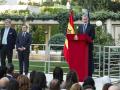El Rey Felipe VI junto al ministro de Asuntos Exteriores, Unión Europea y Cooperación, José Manuel Albares, participan en una reunión con representantes de la colectividad española en Jordania