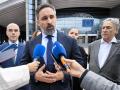 El líder de Vox, Santiago Abascal, atiende a los medios en Bruselas