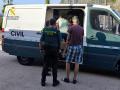 Traslado de los detenidos por parte de la Guardia Civil
