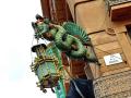 El dragón de hierro forjado en la esquina de la "Casa de los Paraguas"