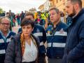 LETUR (ALBACETE), 30/10/2024.- La ministra de Vivienda y Agenda Urbana, Isabel Rodríguez (2i), ha reconocido el trabajo de todas las administraciones y efectivos que están participando en las labores de rescate y recuperación en los municipios afectados por las fuertes lluvias y ha asegurado que es "el momento de abordar la emergencia de manera colaborativa y coordinada". Rodríguez acompañada del presidente de Castilla-La Mancha, Emiliano García Page (2d), ha visitado la zona afectada por la inundaciones en Letur (Albacete). EFE/Jesús Monroy