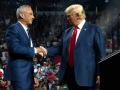 El excandidato presidencial Robert Kennedy Jr y Donald Trump