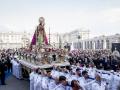 La Virgen de la Almudena sale en procesión en andas tras la Misa Mayor de la Virgen de la Almudena, en la plaza de la Almudena, a 9 de noviembre de 2024, en Madrid (España). La fiesta, celebrada este año bajo el lema ‘Madre, juntos en esperanza’, homenajea a la patrona de la ciudad. La conmemoración incluye la tradicional Eucaristía, durante la que se renueva el Voto de la Villa, y la posterior procesión por la capital. También tiene lugar la ofrenda floral, para la que se ha pedido que además de honrar a la Virgen con flores se lleven alimentos no perecederos que serán donados.
A. Pérez Meca / Europa Press
09 NOVIEMBRE 2024;MADRID;VIRGEN DE LA ALMUDENA;FIESTA
09/11/2024